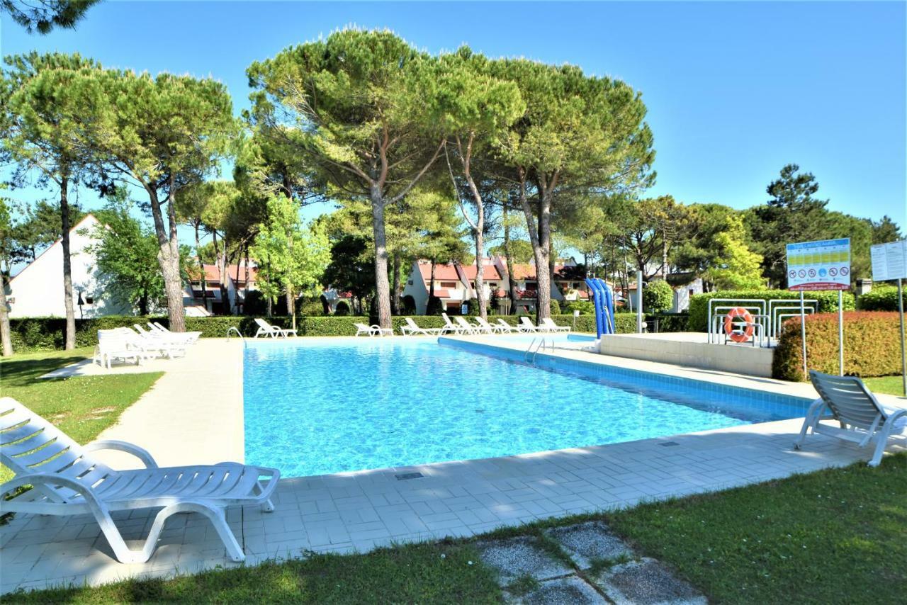 Villaggio Anna Бибионе Екстериор снимка