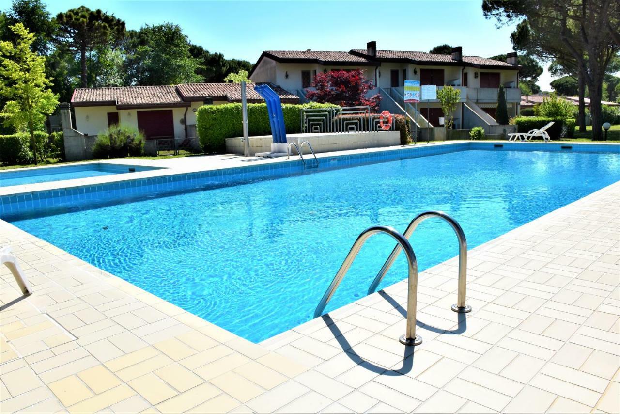 Villaggio Anna Бибионе Екстериор снимка